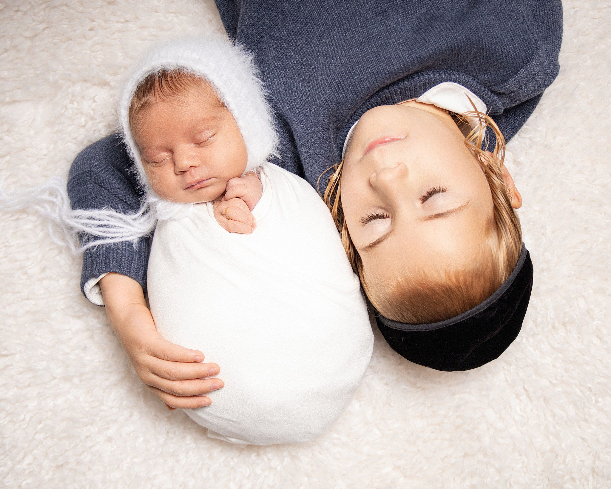 Newborn portrait by Bloomer Photography, gallery image 2